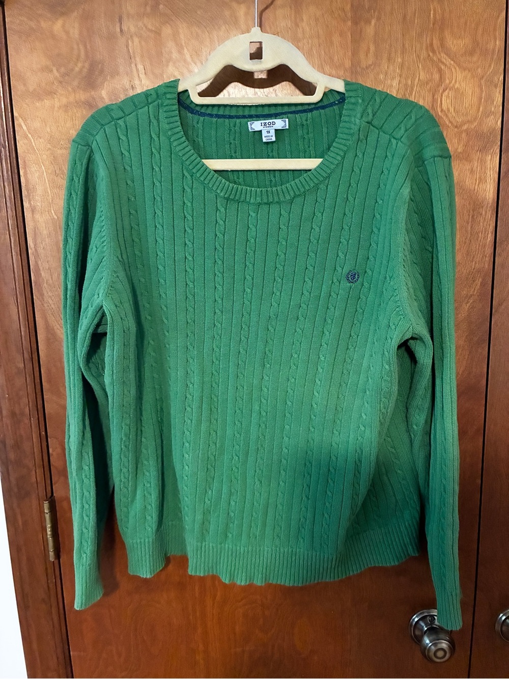 IZOD Women's Green Cable Knit Crewneck Sweater - 100% Cotton